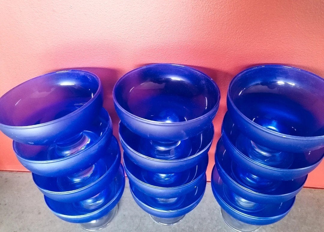 12 blauwe glazen ijscoupes, Huis en Inrichting, Ophalen of Verzenden