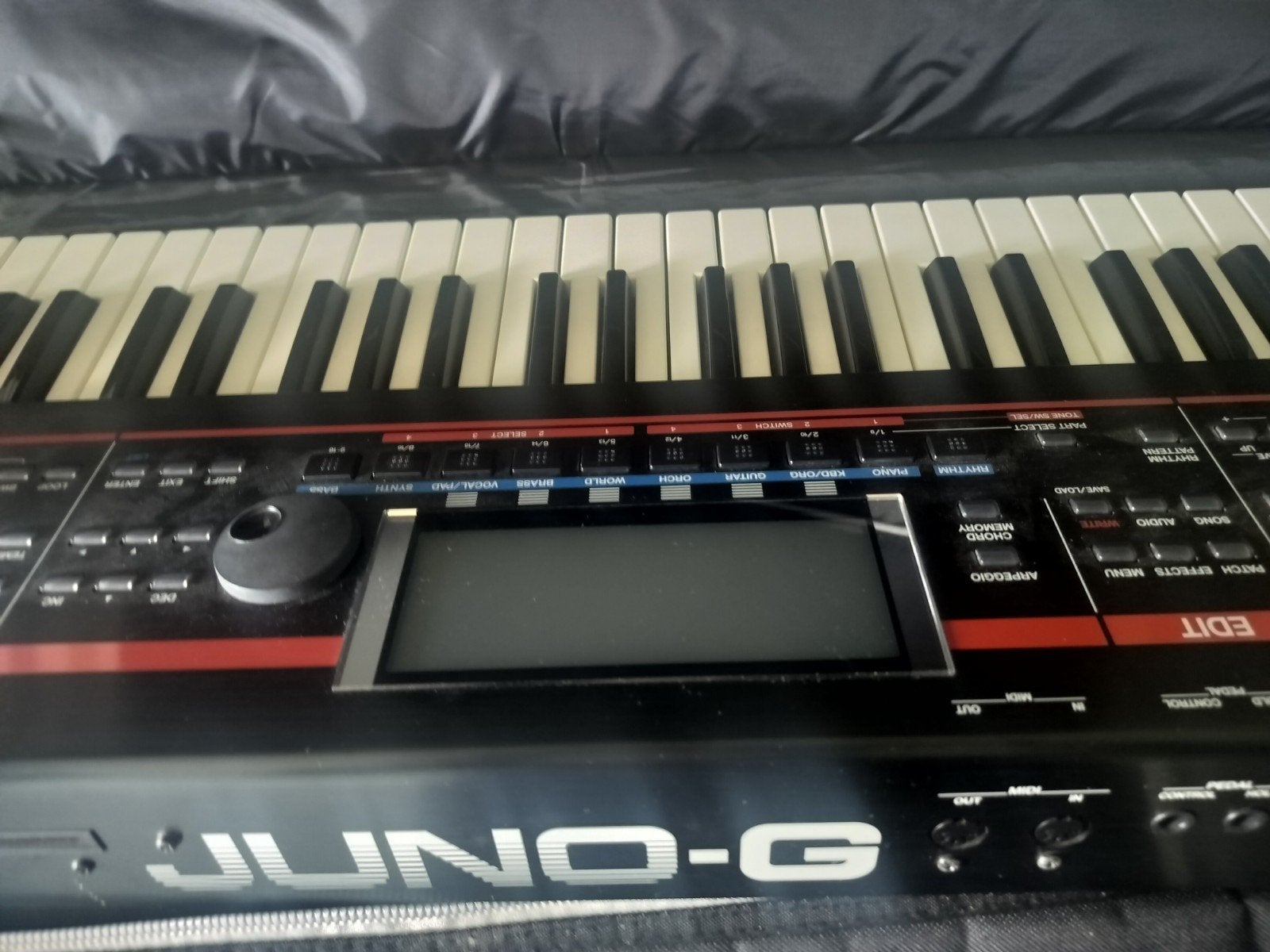 Roland Juno g synthesizer, Muziek en Instrumenten, Ophalen