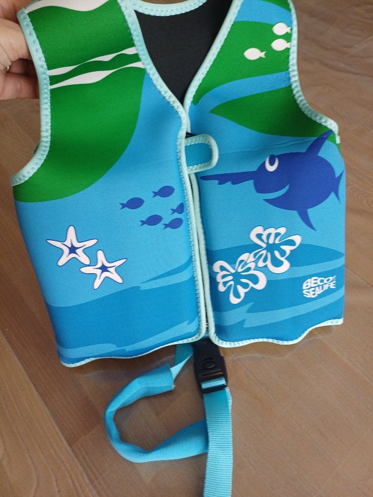 Beco dealife zwemvest maat medium, Enfants & Bébés, Maillots de bain pour enfants, Garçon ou Fille, Accessoire de natation, Comme neuf