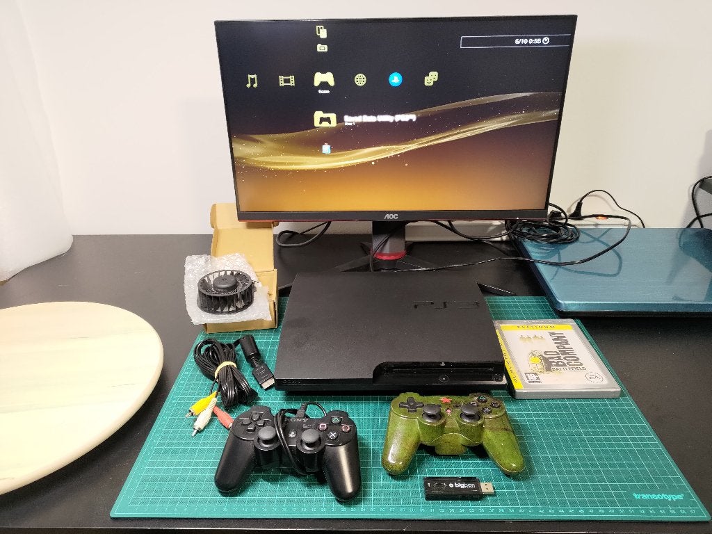 PlayStation 3 Slim (PS3 Slim) 320GB HDD [CECH-3004B], Ophalen, Gebruikt, Met 2 controllers, 320 GB