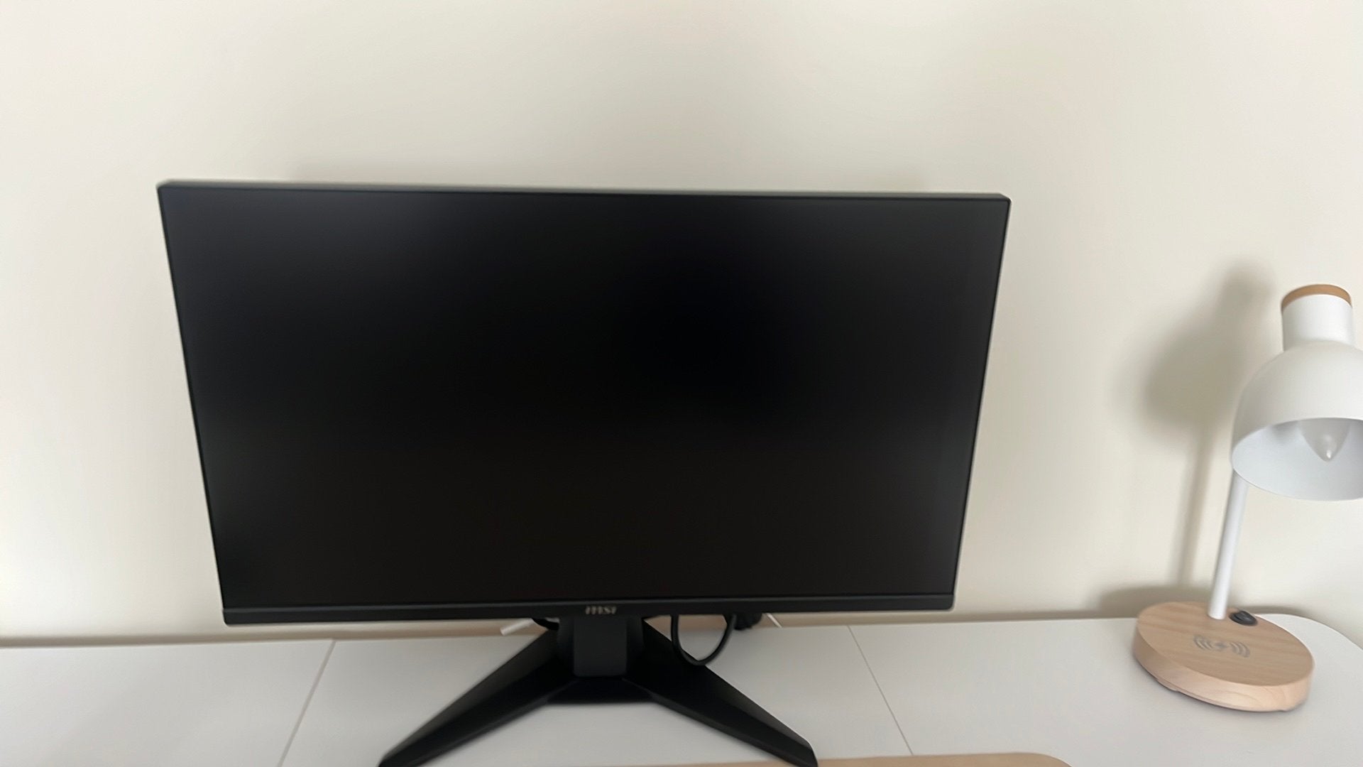 Monitor, Informatique & Logiciels, Autres types, 151 à 200 Hz, Enlèvement, Réglable en hauteur