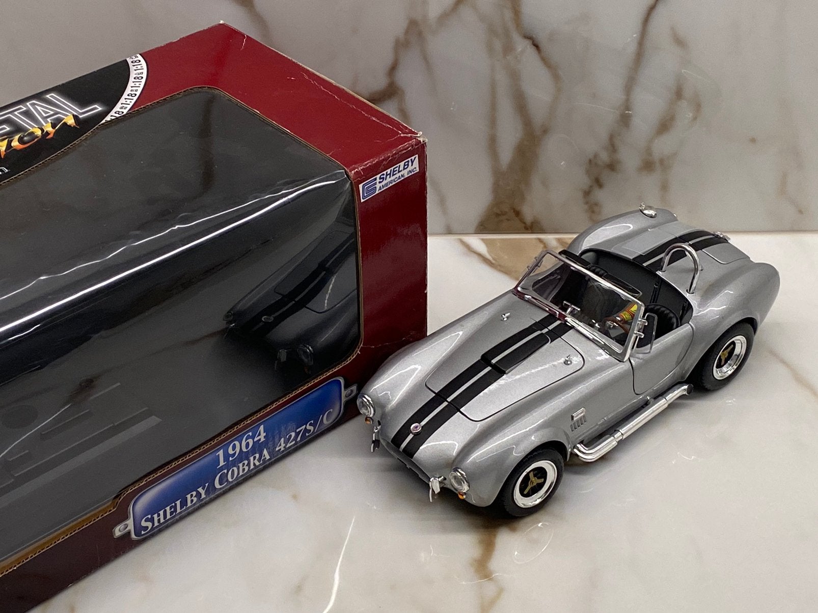 Road Tough Shelby Cobra 427S/C - 1:18, Ophalen of Verzenden, Zo goed als nieuw, Auto