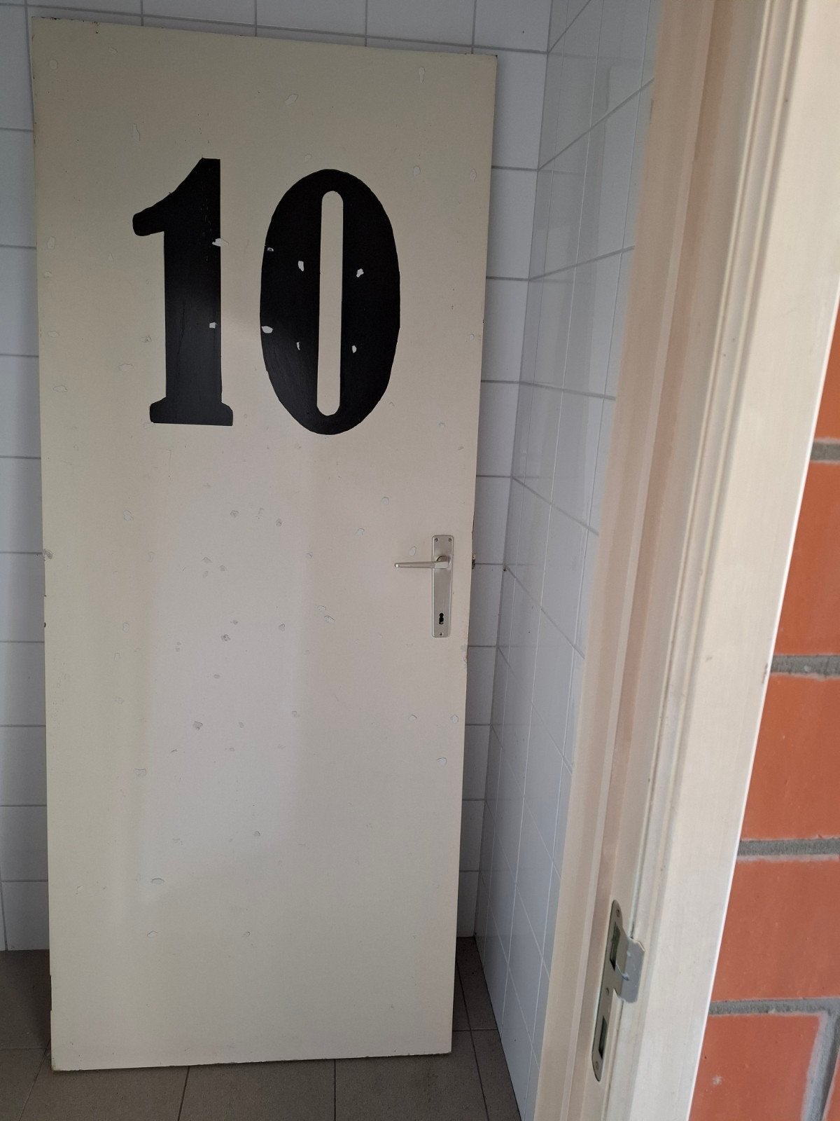 GRATIS AF TE HALEN: Deur '10' jaar, Ophalen