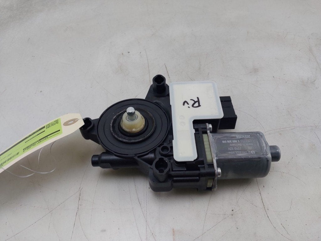 MOTEUR LEVE VITRE ELECTRIQUE Arona (KJX) (|2Q1959406E|), Robert Bosch AG, Utilisé, Seat, Robert-Bosch-Allee 1
74232  Abstatt, DE