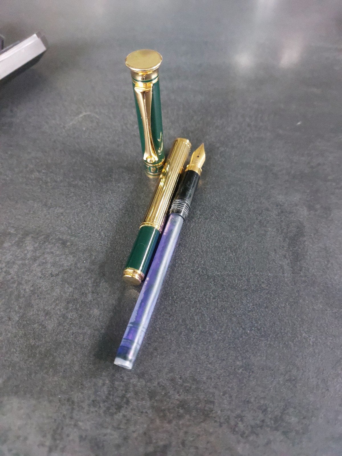 stylo plume Pierre Cardin, Enlèvement ou Envoi