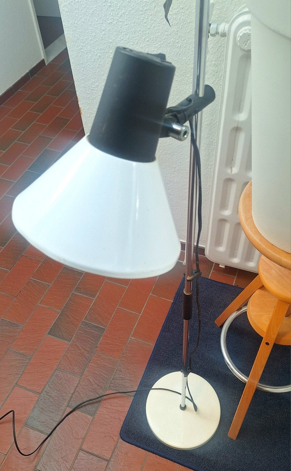 Lampadaire vintage blanc rétro, Retro, vintage, Enlèvement, 100 à 150 cm, Métal