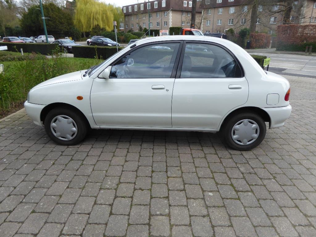 Oldtimer, Mazda 121 (bolhoed), in prachtige staat !, Autos, Achat, 4 portes, 400 kg, 1324 cm³