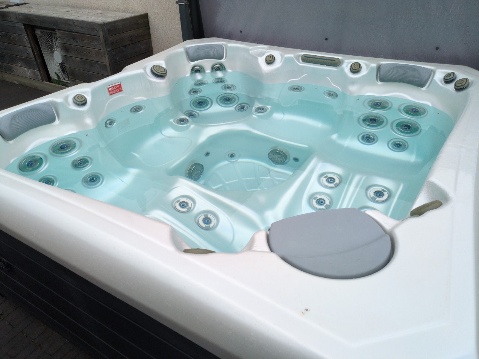 Jacuzzi - Wellis Palermo (5 personnes), Enlèvement, Utilisé, Couverture, Fixé