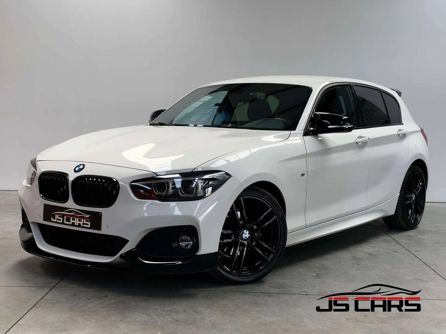 BMW 1 Serie 118 iA PACKM-KIT MAXTON-CARPLAY-GPS-CAMERA-JANTE, Autos, 100 kW, Achat, 174 g/km, Euro 6