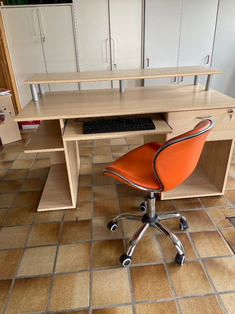 bureau met stoel en kast, Huis en Inrichting, Ophalen