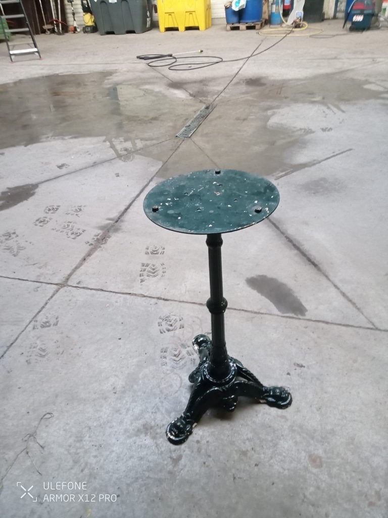 pieds en fonte, Enlèvement, Utilisé