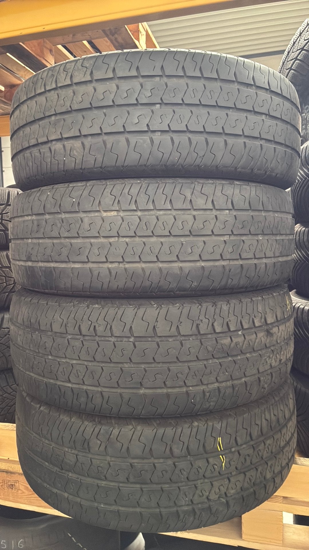 2356516c 235/65/16c 235/65R16c zomerbanden merk Matador, Ophalen