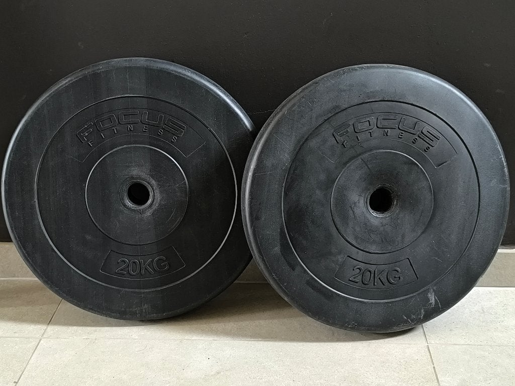 2 x 20kg plaques de musculation de Focus Fitness (30mm)., Enlèvement, Utilisé, Bras, Plaques d'haltères