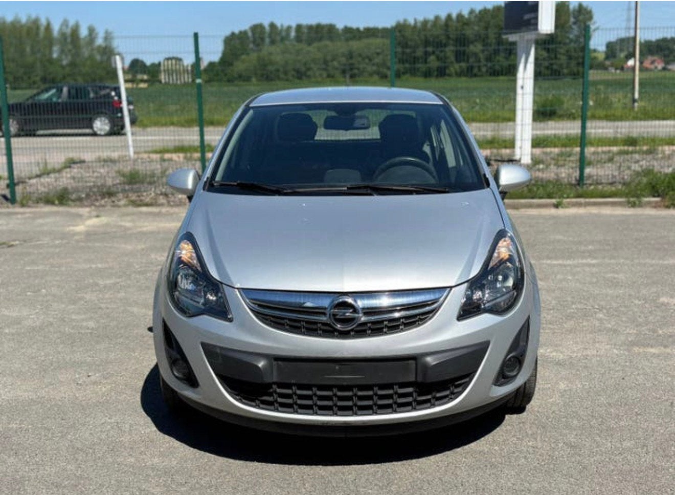 Opel Corsa 1.4 essence Airco LEZ OK, Autos, Opel, Argent ou Gris, Achat, Entreprise, Boîte manuelle