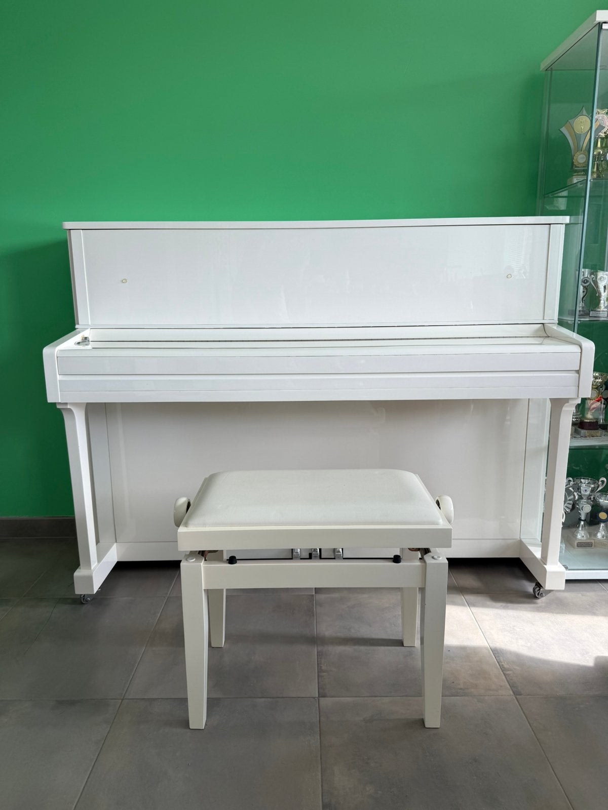 Prachtige buffet Piano, zo goed als nieuw!, Brillant, Comme neuf, Enlèvement, Piano