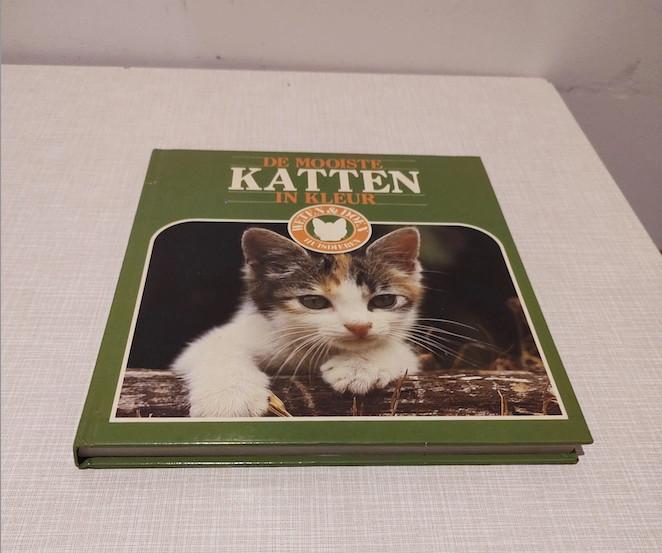 2 boeken over katten, Enlèvement, Utilisé, Chats