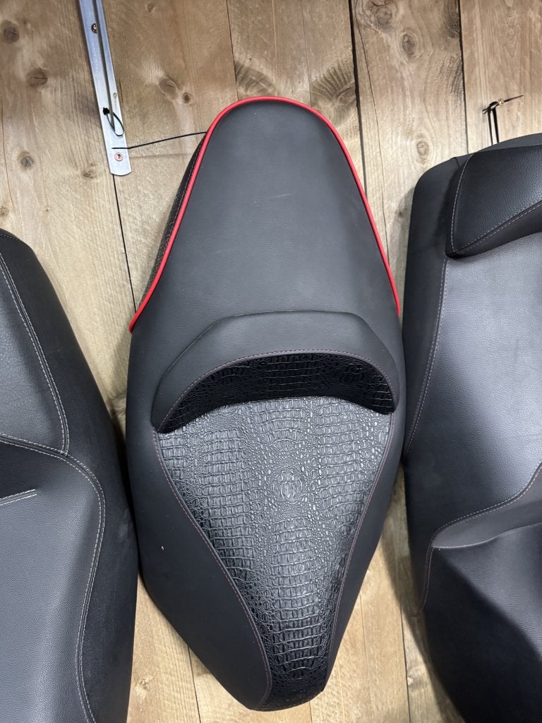 Piaggio MP3 300 Yourban custom zadel