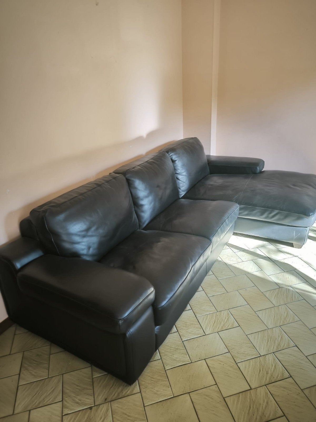 Divan noir à vendre, Maison & Meubles, Canapés | Coins salons complets, Enlèvement, Cuir