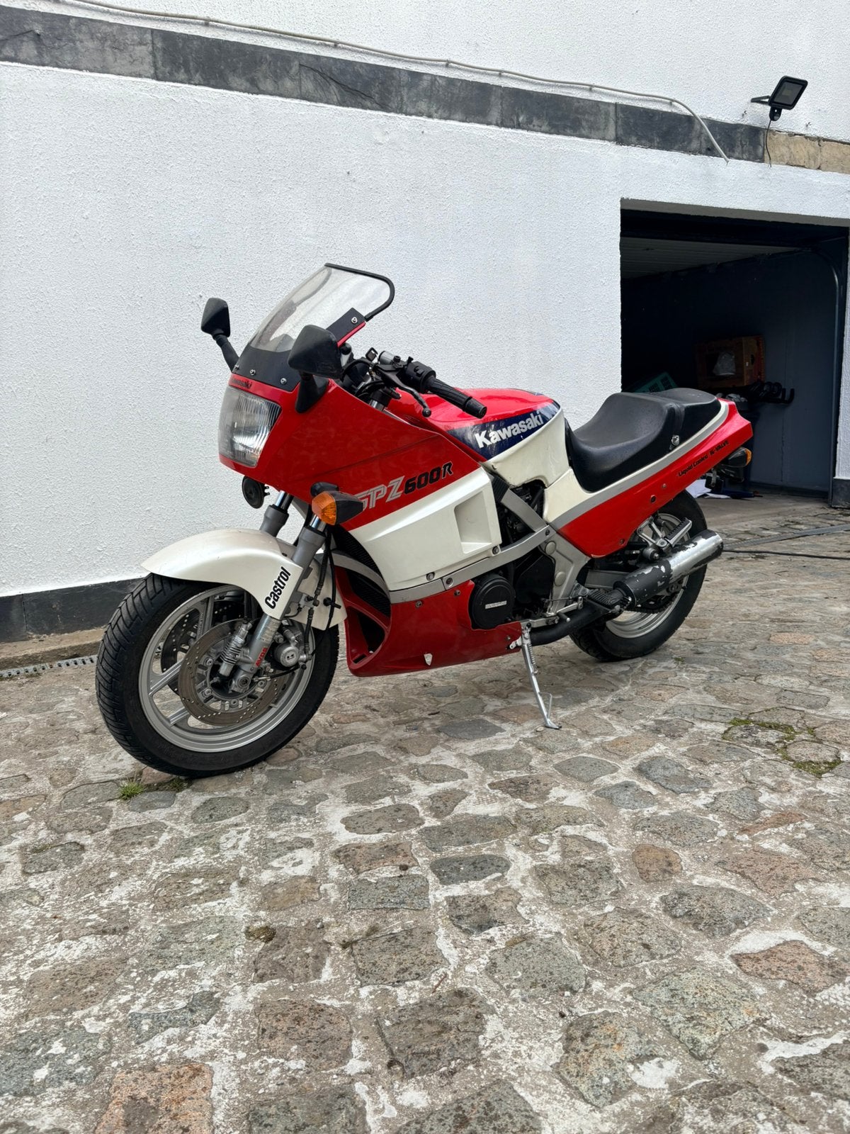 Kawasaki GPZ600R, Occasion, 4 cilinders, Motorrijbewijs A, Particulier