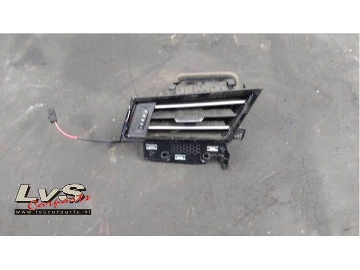Grille aération tableau de bord d'un Volkswagen Passat, Volkswagen, -, 3 mois de garantie, Utilisé