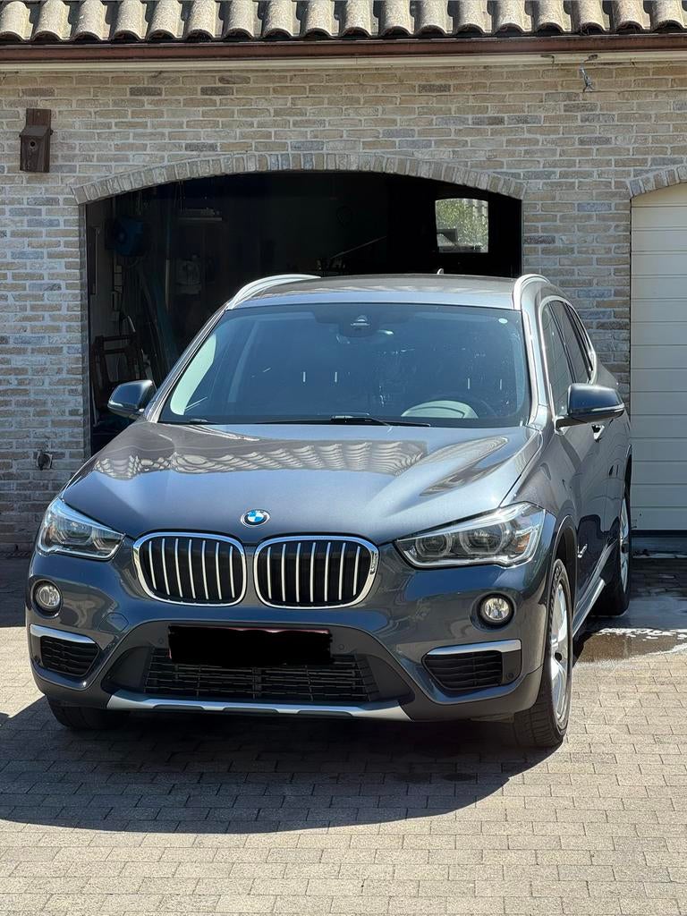BMW X1 18d xdrive (2017) – 164000km oplopend, Autos, Argent ou Gris, Achat, Aide au démarrage en côte, 5 portes