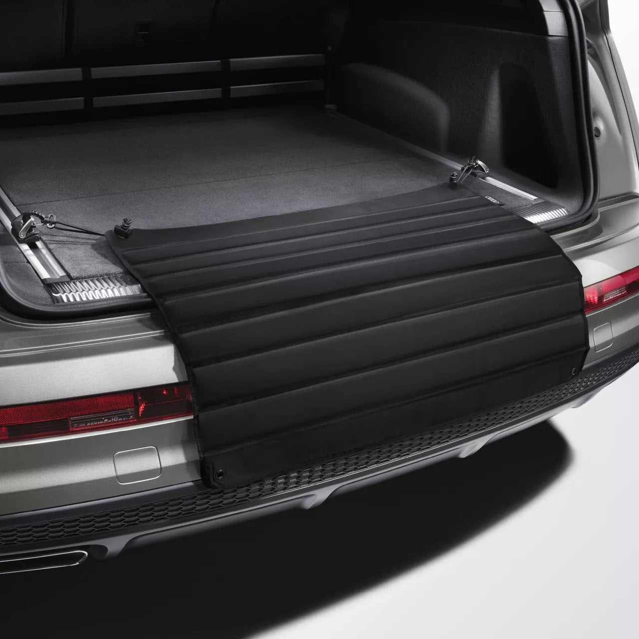 Tapis de protection du seuil de chargement Audi, Autos : Divers, Tapis de coffre, Neuf, Enlèvement