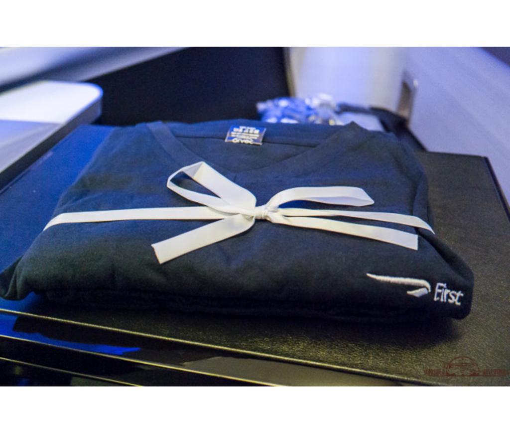 British Airways First Class Blue Pyjama M shirt +broek Nieuw, Ophalen of Verzenden, Nieuw, Maat 48/50 (M)