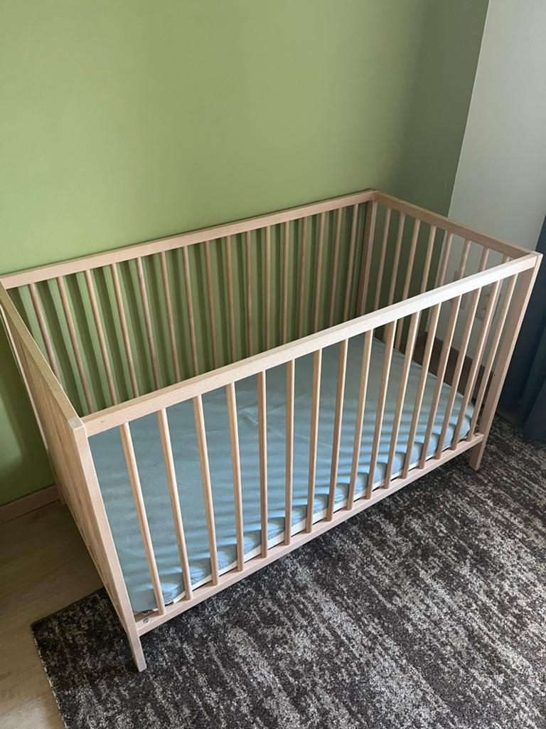 Ikea Sniglar babybed + matras, Ophalen, Zo goed als nieuw