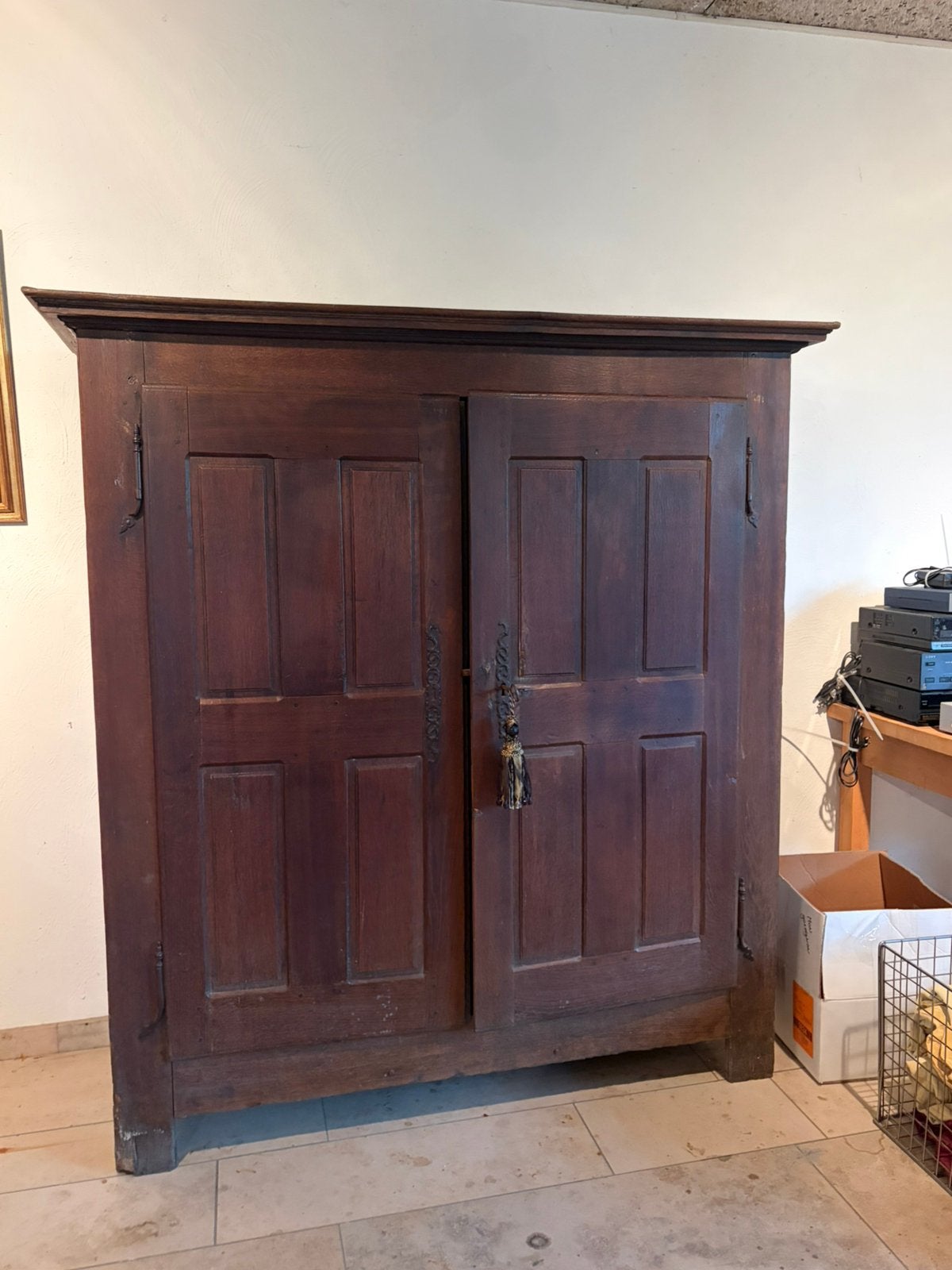 Antieken kast, Ophalen