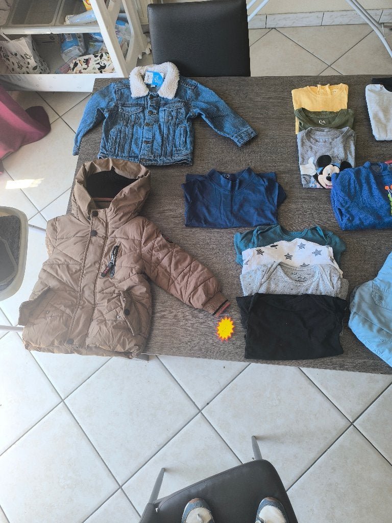 Reste de vêtements 2 ans garçon, Enfants & Bébés, Pantalon, Garçon, Enlèvement, Utilisé