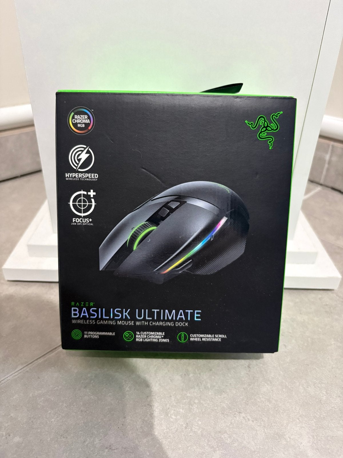 Razer Basilisk Ultimate avec station de chargement, Souris, Enlèvement ou Envoi, Comme neuf, Droitier