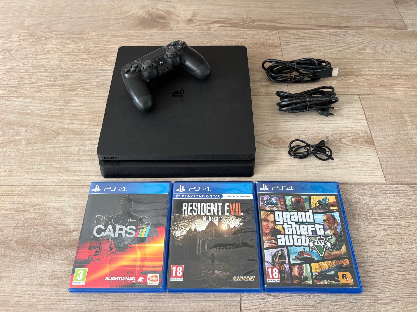 Playstation 4 slim 1TB alle kabels 3 games 1 controller, Ophalen, Met games, Zo goed als nieuw, 1 TB