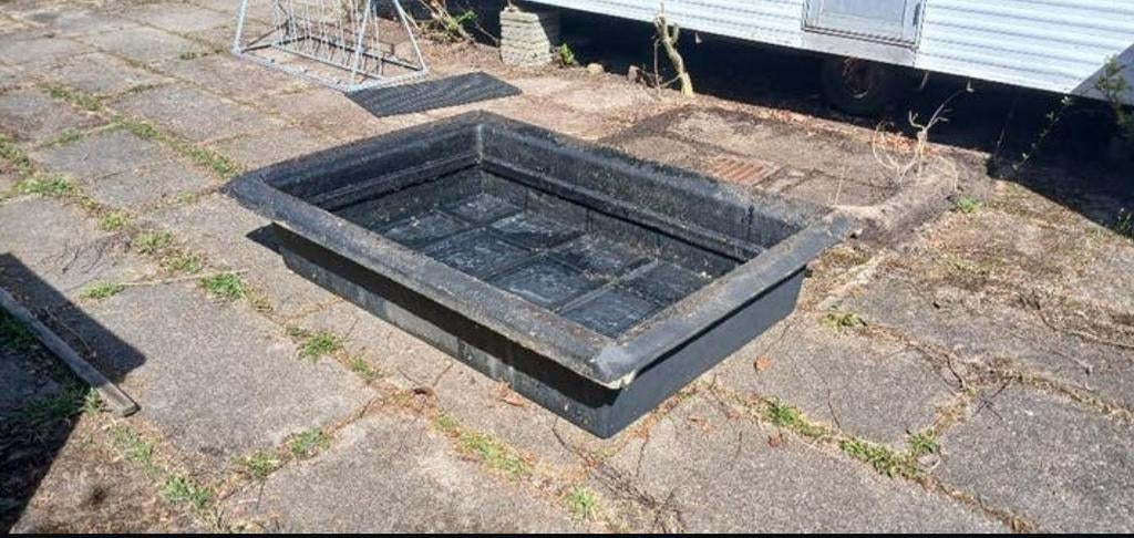 Grote tuinbak, Enlèvement