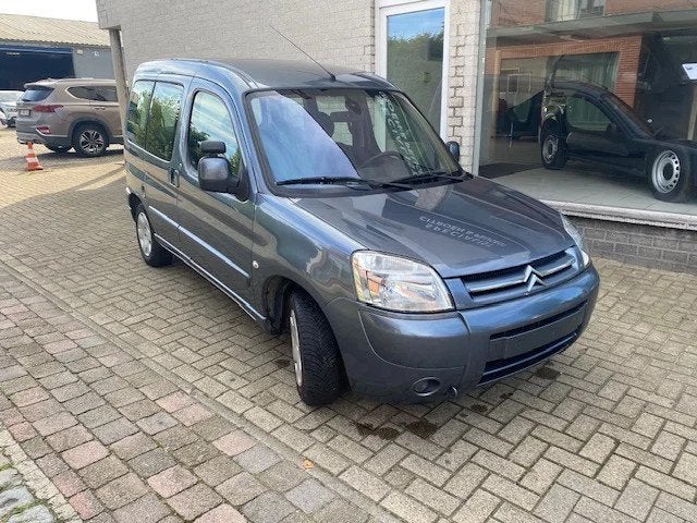 Citroën Berlingo 1.4i benzine Image (bj 2007), Auto's, Stof, Mistlampen, 4 cilinders, https://public.car-pass.be/vhr/4fc8cc0c-4197-4d4d-b5e0-96cdce1c7e47