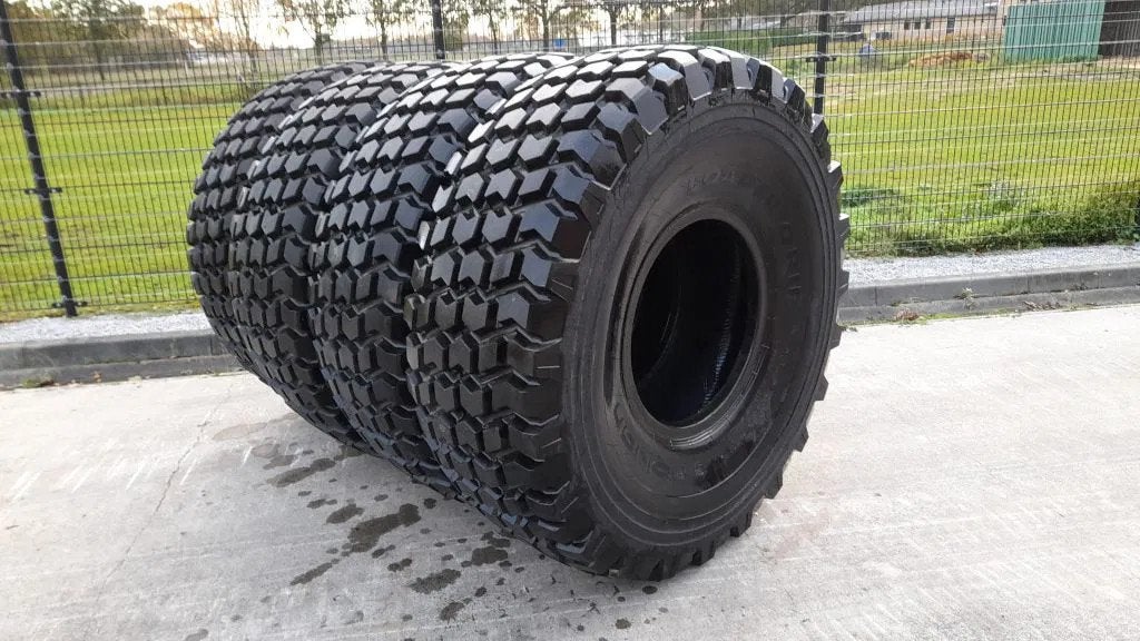 Nokian Loader Grip 23.5 R 25 Unused, Articles professionnels, Machines & Construction | Pièces
