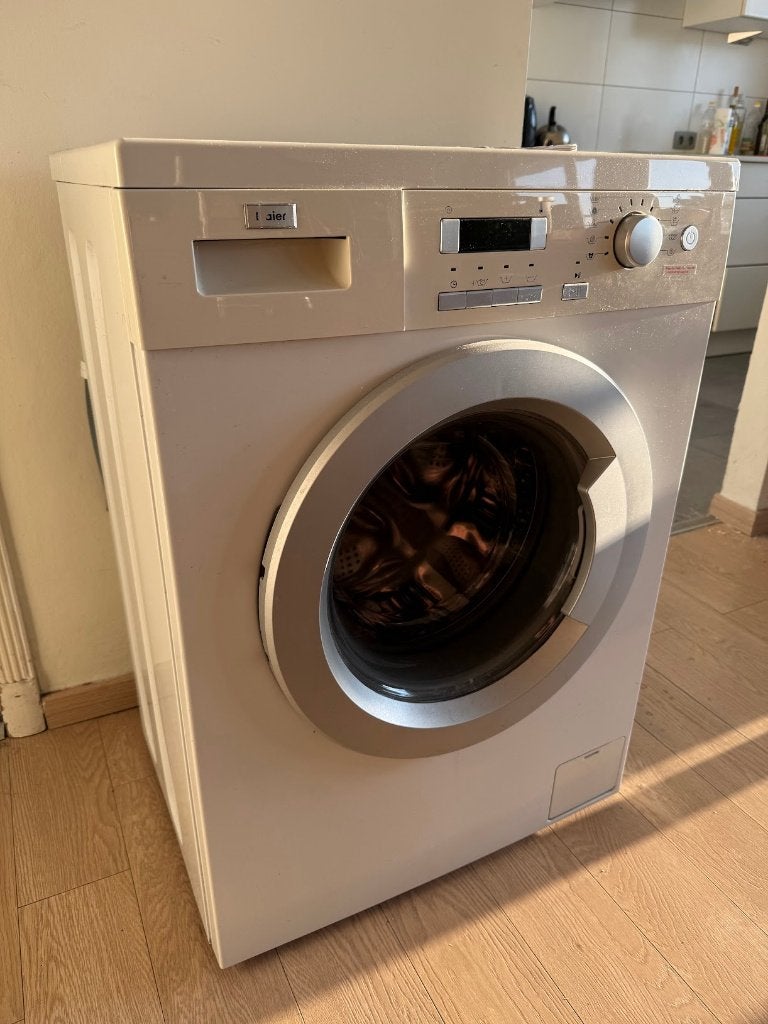 Gratis Wasmachine 6kg Haier HW60-1201-E, Elektronische apparatuur, 6 tot 8 kg, Ophalen, Gebruikt, 1200 tot 1600 toeren