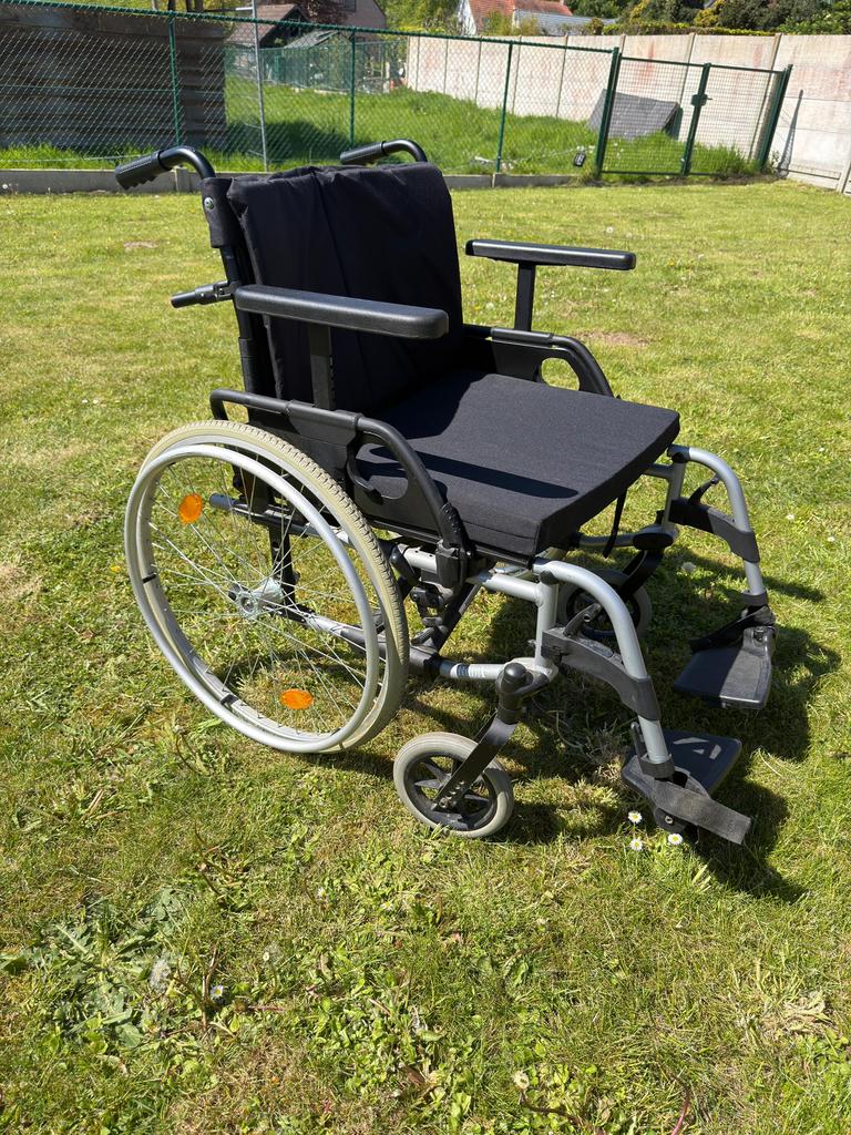 BREEZY RubiX², Ophalen, Inklapbaar, Gebruikt, Duwrolstoel