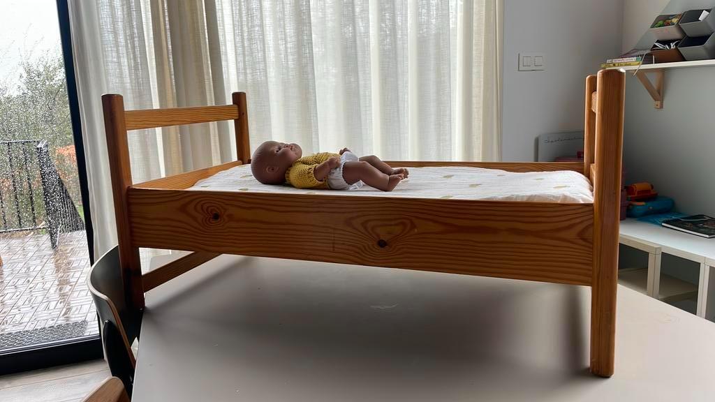Poppenbed poppenbedje speelgoed hout, Ophalen, Gebruikt