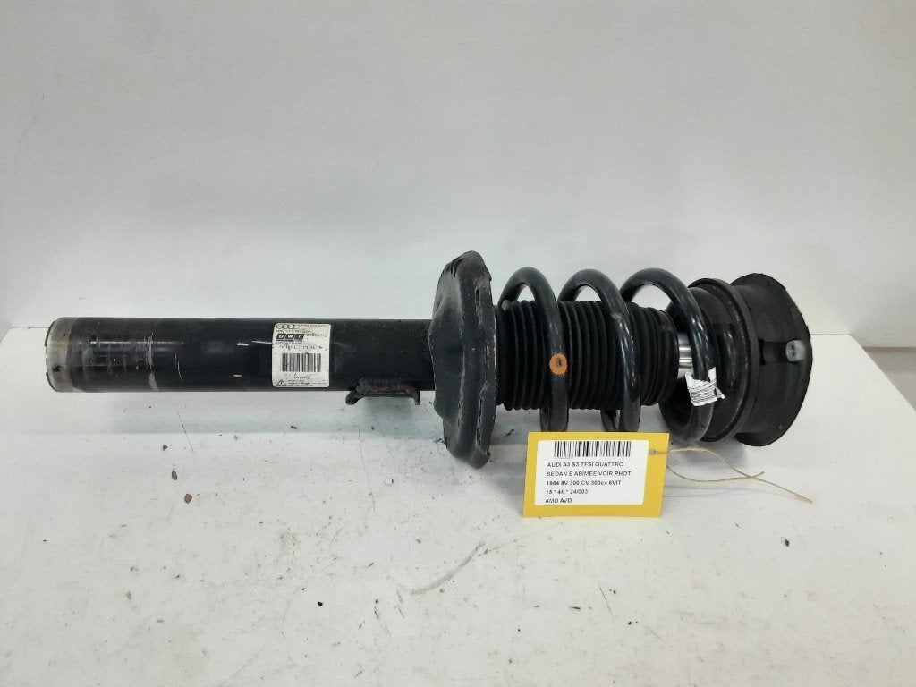 AMORTISSEUR OU ABSORBEUR DE CHOC AVANT DROIT (8V0413029K), Autos : Pièces & Accessoires, Auto-Union-Straße  1,
85057  Ingolstadt, DE