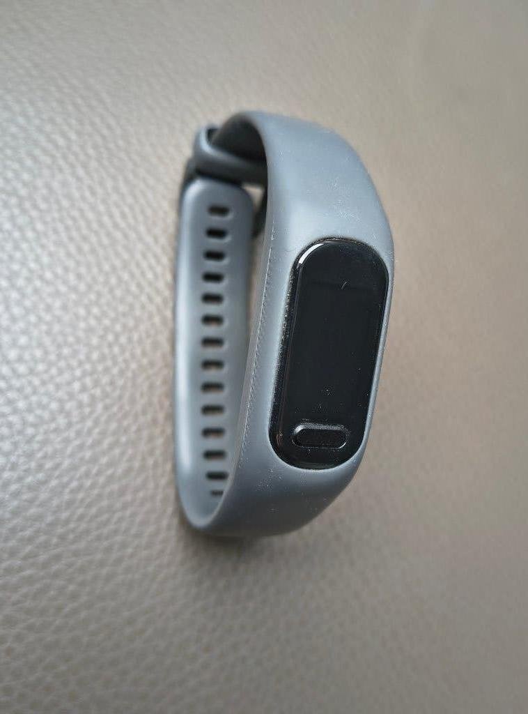Moniteur d'activité Garmin Vivosmart 5 en excellent état., Sports & Fitness, Enlèvement ou Envoi, Comme neuf