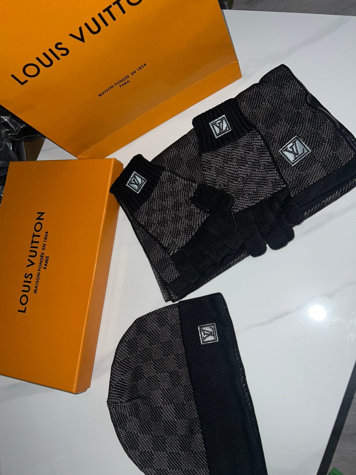 Louis Vuitton Winterset Sjaal en Muts, Kleding | Heren, Ophalen of Verzenden, Nieuw