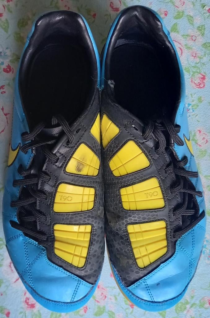 Voetbalschoenen Nike Total 90 Indoor maat 43, Sport en Fitness, Voetbal, Gebruikt, Schoenen, Ophalen of Verzenden