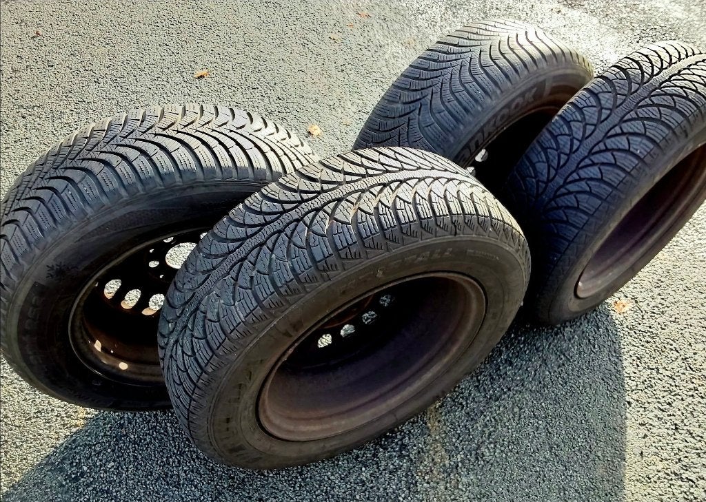 Bonnes roues hiver 195/65-15 pour Mercedes, Ophalen, Gebruikt, 15 inch, Banden en Velgen