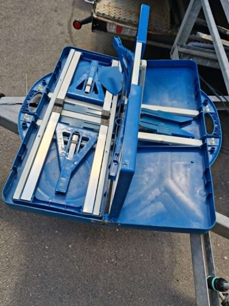 plooibaar tafel en zitbank beschadigd gratis, Ophalen, Gebruikt, Inklapbaar
