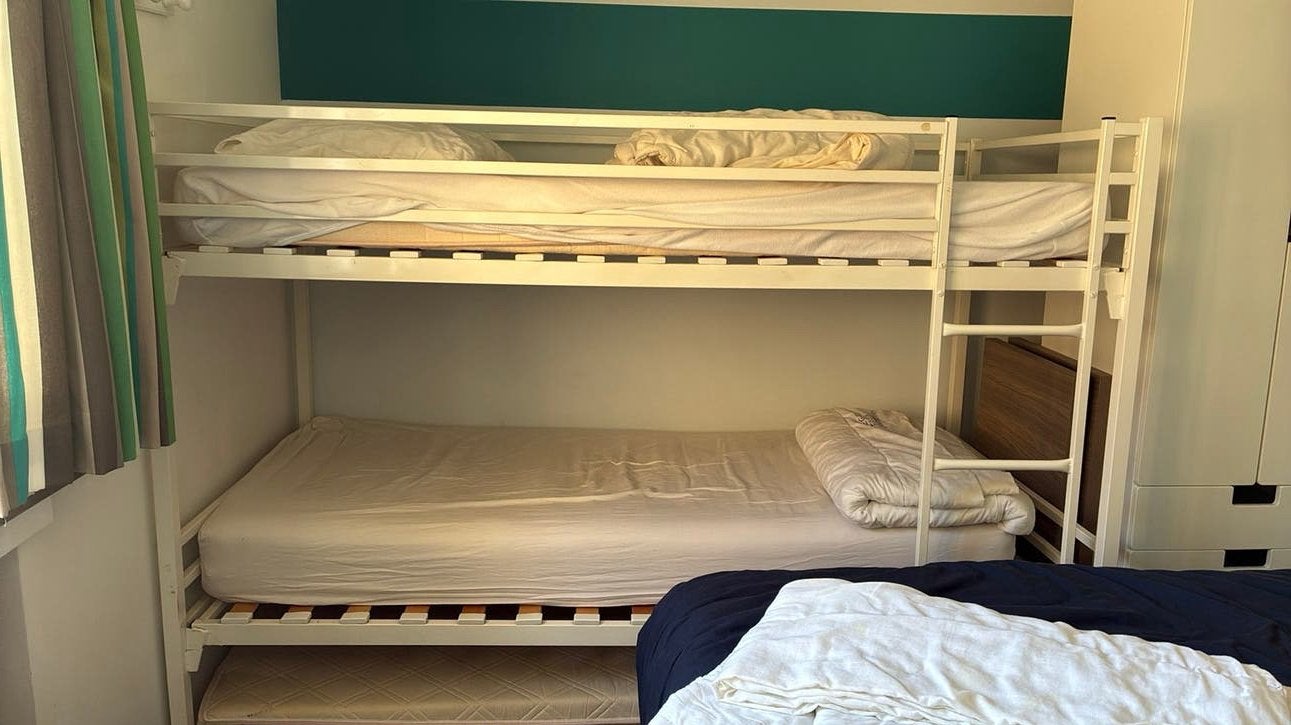 Stapelbed wit metaal, Huis en Inrichting, Ophalen, Gebruikt, 100 tot 150 cm, 50 tot 100 cm