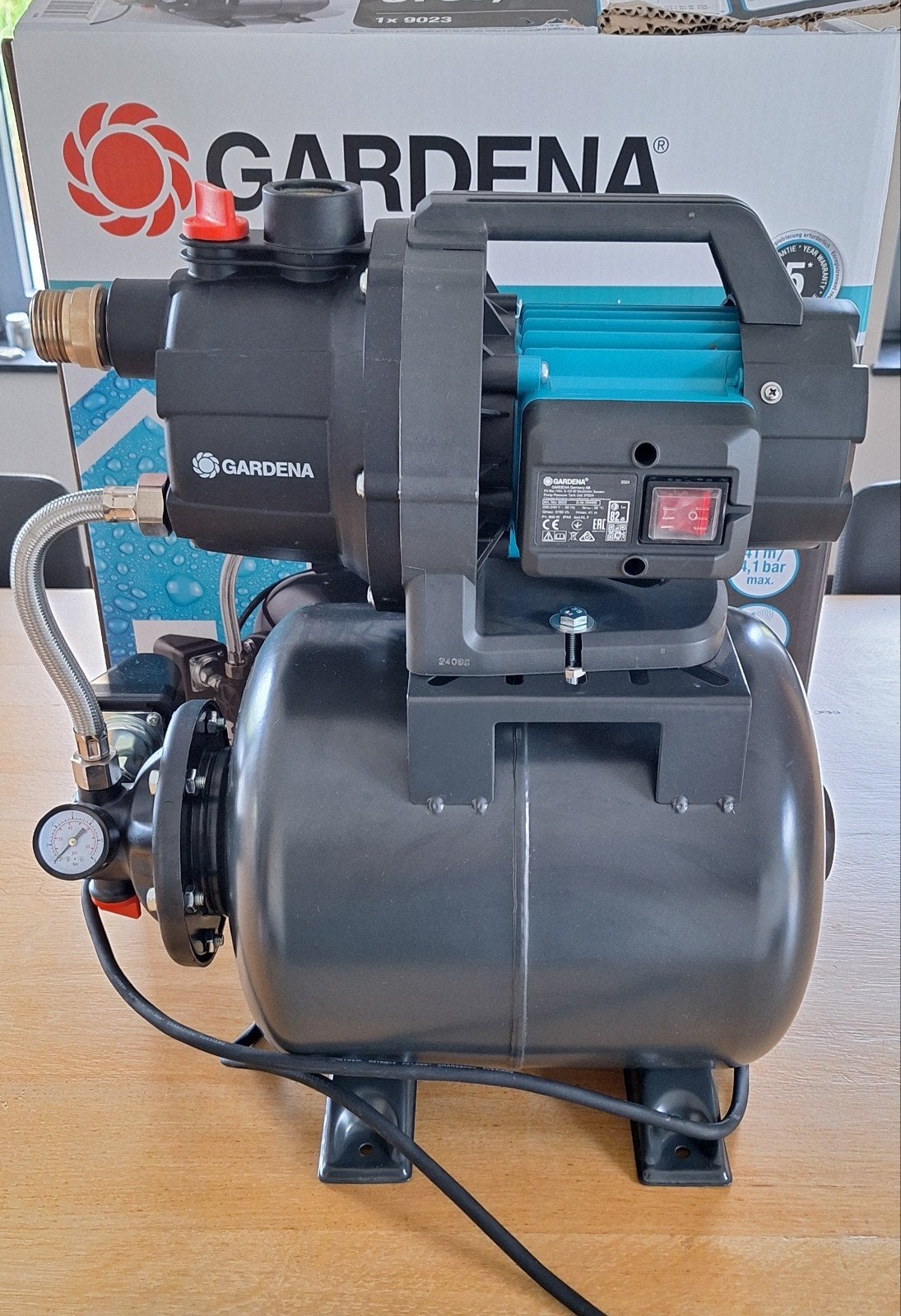 pompe à eau hydrophore gardena, Ophalen of Verzenden, Zo goed als nieuw, Elektrisch, Regentonpomp