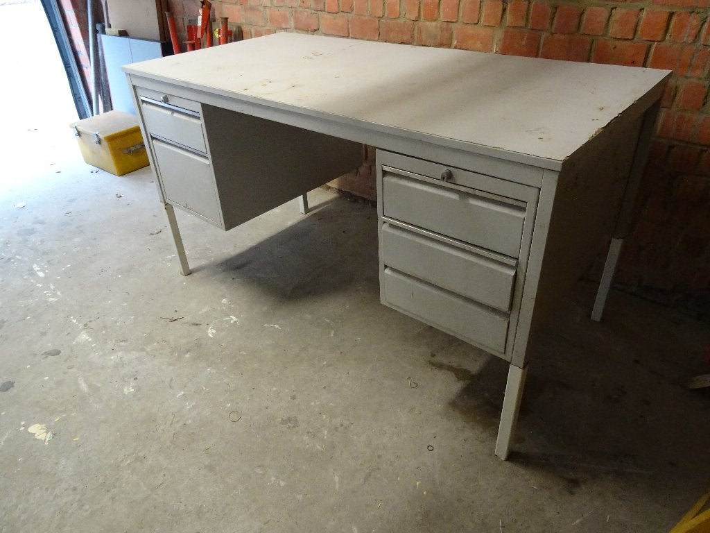 werkbank 1m60 x 80 xh 90, Ophalen