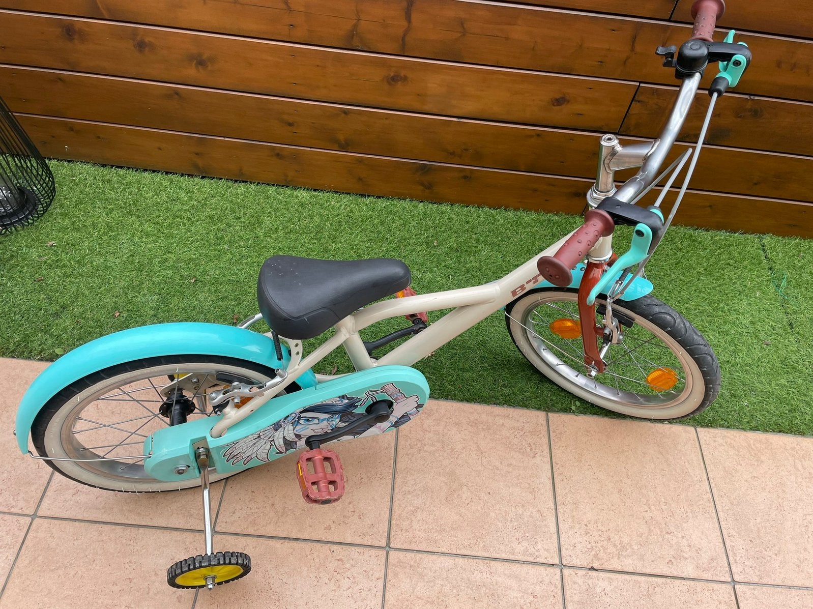 Vélo pour enfants avec roues d'entraînement. 16 pouces, Vélos & Vélomoteurs, Enlèvement, Comme neuf, Stabilisateurs