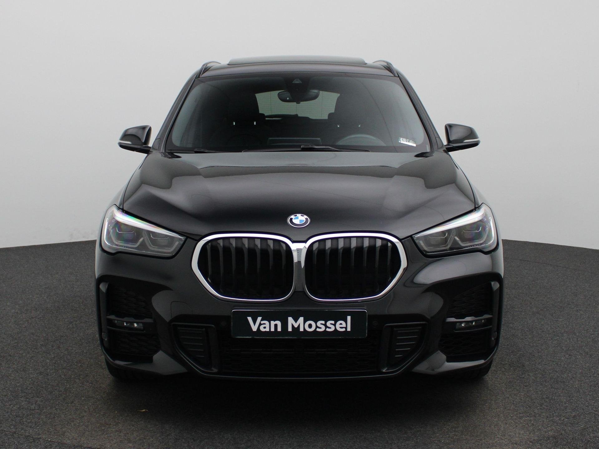 BMW X1 xDrive25e (162 kW) (automatique), Autos, 750 kg, Entreprise, Noir, 5 portes