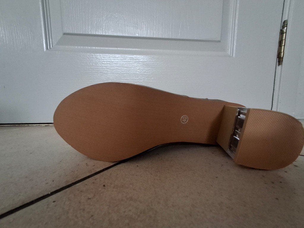 Westernlaarsjes te klein gekocht, Enlèvement
